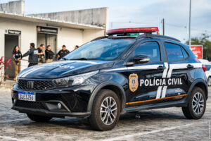 Operação prende três criminosos acusados de assassinar jovem em lava-jato no Bairro dos Estados, em João Pessoa polícia civil da paraíba, viatura