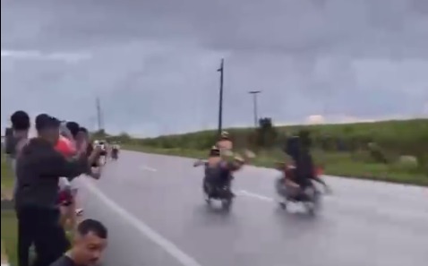 PERIGO: BR-230, na Paraíba, se torna palco de rachas entre motos e carros no fim de semana e PRF alerta que população deve acionar autoridades PERIGO: BR-230, na Paraíba, se torna palco de rachas entre motos e carros no fim de semana e PRF alerta que população deve acionar autoridades