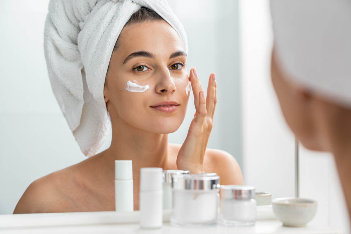 Skincare aos 30 Anos: Tabela Completa com Rotina Diária para Pele Perfeita Tabela completa com rotina de skincare aos 30 anos: saiba o que usar de manhã e à noite para prevenir rugas e ter pele radiante. Produtos testados!