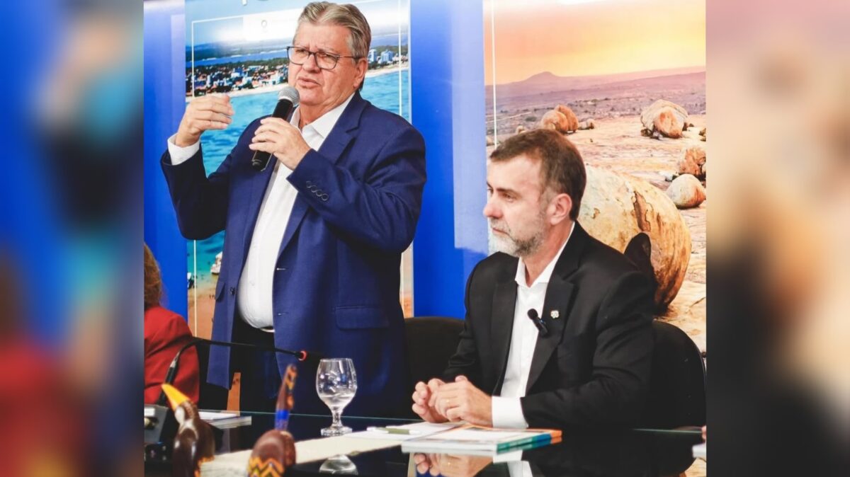 Em evento com presidente da Embratur, João Azevêdo destaca investimentos de R$ 54 milhões no São João da Paraíba João Azevêdo (a direita) e Marcelo Freixo (a esquerda). (foto: reprodução/instagram/@joaoazevedolins)