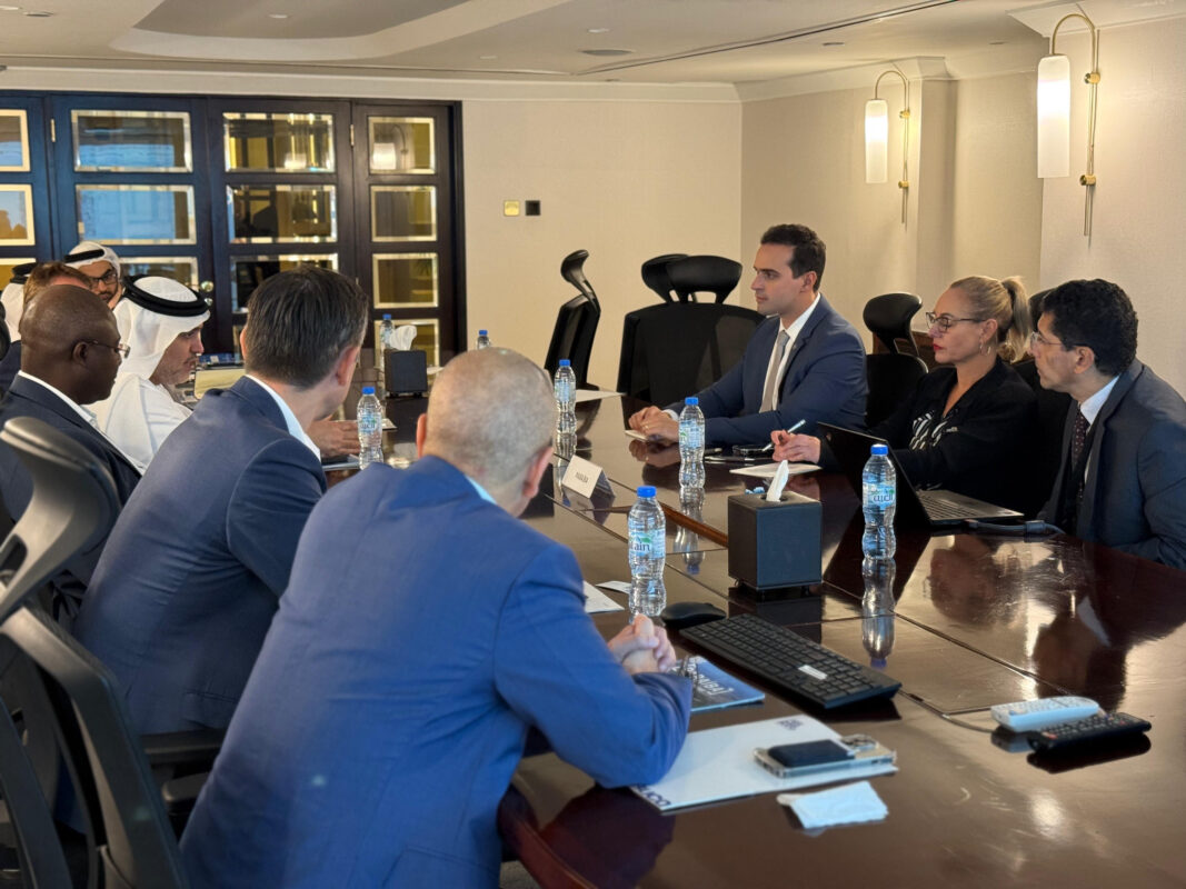 Em terceiro país da missão no Oriente Médio, Lucas Ribeiro dialoga com investidores nos Emirados Árabes Em terceiro país da missão no Oriente Médio, Lucas Ribeiro dialoga com investidores nos Emirados Árabes
