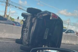 Fato ocorreu na BR-230, nas proximidades do viaduto do Cristo. (foto: reprodução/redes sociais) capotamento