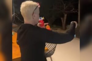 Marido defende Xuxa após apresentadora alimentar morcegos em vídeo: “preconceito” Xuxa