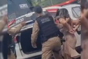 PELADONA: 'influencer' é presa após desfilar nua pelos corredores de hotel na Paraíba influencer peladona