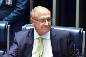 Vice-presidente Geraldo Alckmin chega à Paraíba nesta sexta-feira e cumpre agenda em Campina Grande Vice-presidente Geraldo Alckmin chega à Paraíba nesta sexta-feira e cumpre agenda em Campina Grande