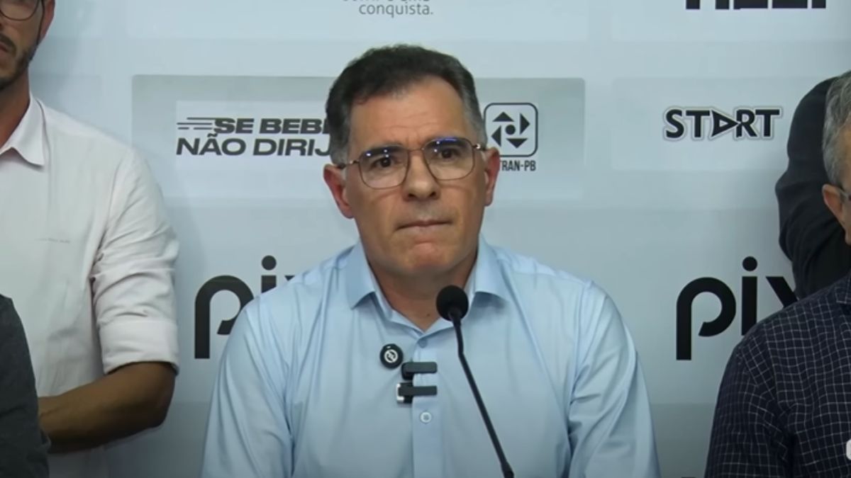 Diretoria do Treze recua de renúncia até a convocação de novas eleições Artur Bolinha, presidente do Treze, em coletiva