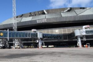 Voo inaugural entre Recife e Madrid tem problema no ar e precisa retornar (foto: divulgação/Aena Brasil) voo