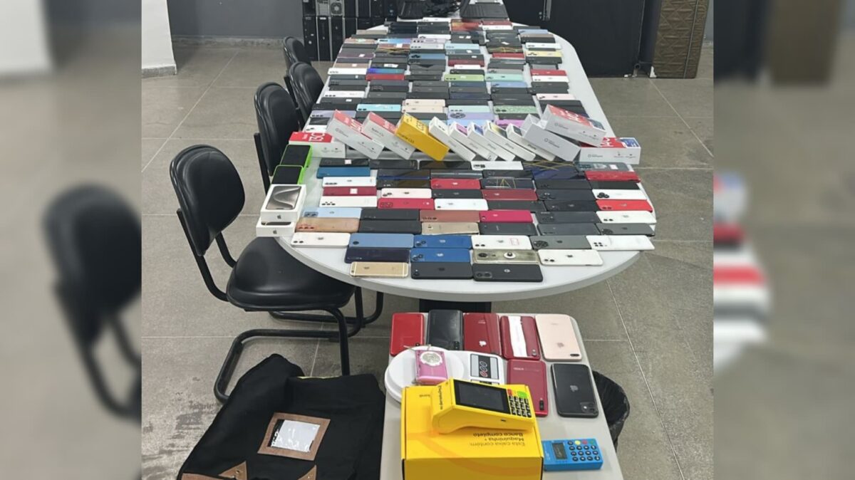 Operação da Polícia Civil apreende mais de 200 celulares em Campina Grande; quatro pessoas são presas (foto: divulgação/Polícia Civil) operação