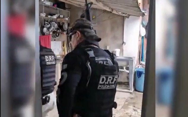 Operação cumpre mandados em Campina Grande e desarticula organização criminosa responsável por invasões e roubos violentos Operação cumpre mandados em Campina Grande e desarticula organização criminosa responsável por invasões e roubos violentos
