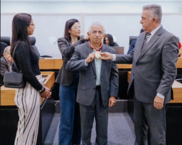 Marcus Alves recebe medalha Epitácio Pessoa pelo trabalho realizado na área da cultura em João Pessoa Marcus Alves recebe medalha Epitácio Pessoa pelo trabalho realizado na área da cultura em João Pessoa