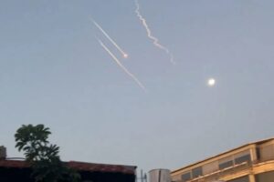 Irã ameaça bases dos Estados Unidos, França e Reino Unido se impedirem reação a Israel Irã ameaça bases dos Estados Unidos, França e Reino Unido se impedirem reação a Israel