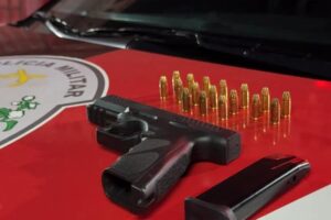 Homem é preso e arma de fogo apreendida pela Polícia Militar no Brejo da Paraíba Homem é preso e arma de fogo apreendida pela Polícia Militar no Brejo da Paraíba