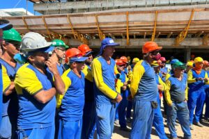 Obras seguem paralisadas com greve na construção civil em João Pessoa Obras seguem paralisadas com greve na construção civil em João Pessoa
