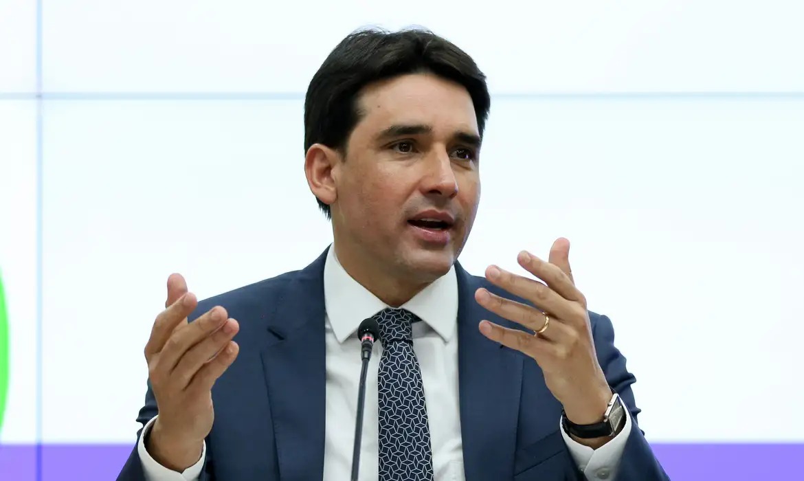 Ministro Silvio Costa Filho entrega, com governador João Azevêdo, nova pista de pouso do Aeroporto de Patos ministro, silvio costa filho