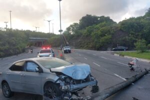FOTOS E VÍDEO: colisão na Avenida Pedro II interdita parcialmente via em João Pessoa acidente Pedro II