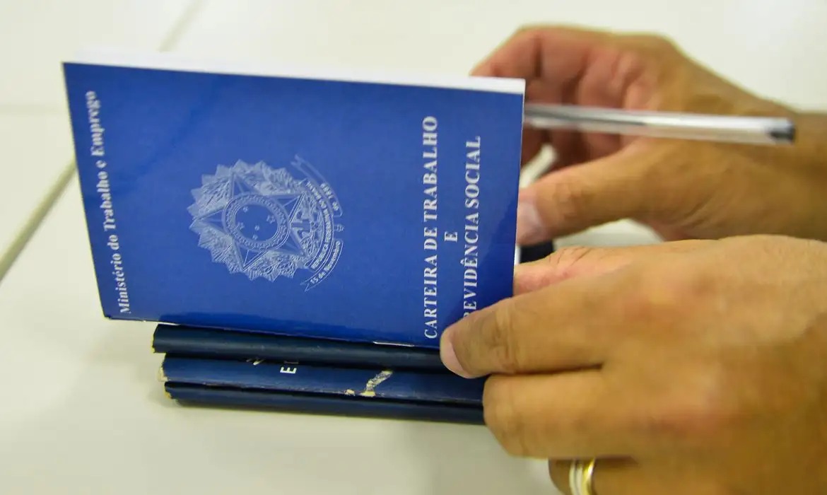 Carteira de trabalho Imagem ilustrativa. (foto: Marcello Casal Jr/Agência Brasil) 