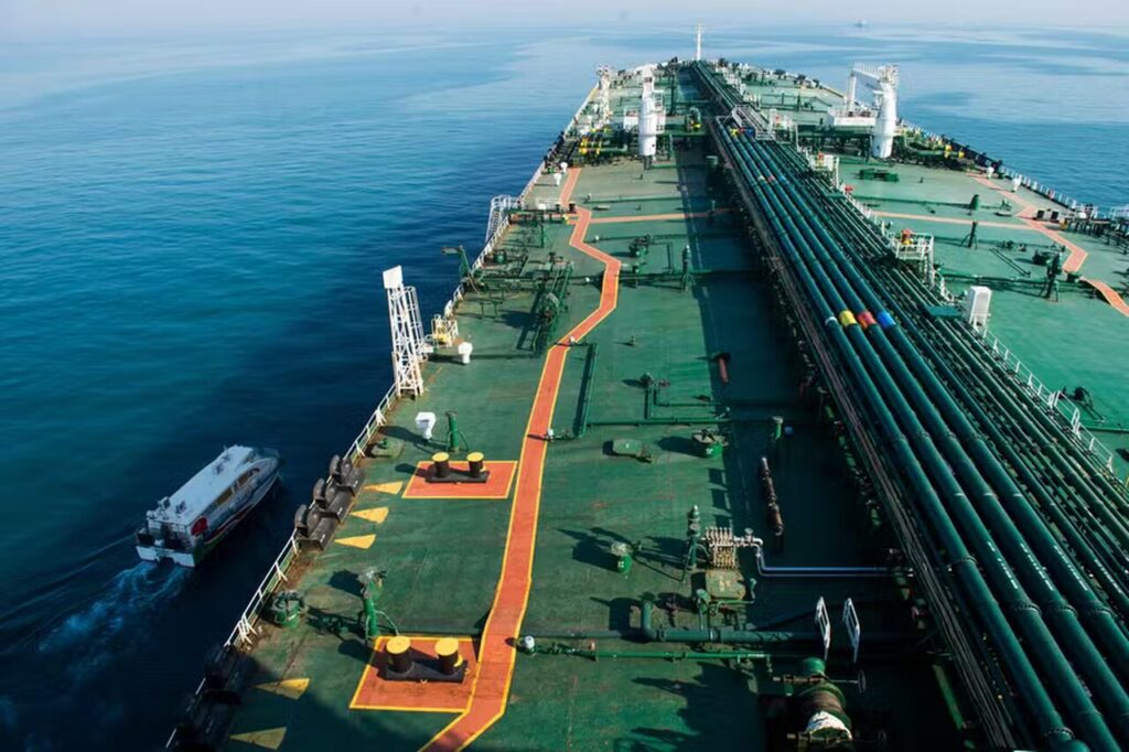 Petróleo sobe com investidores avaliando ataques dos EUA ao Irã