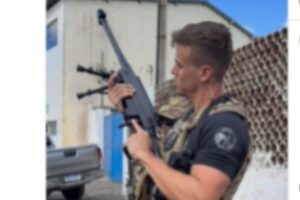 Fuzil .50, avaliado em mais de R$ 100 mil, e munições de guerra são apreendidos em Campina Grande Fuzil .50, avaliado em mais de R$ 100 mil, e munições de guerra são apreendidos em Campina Grande