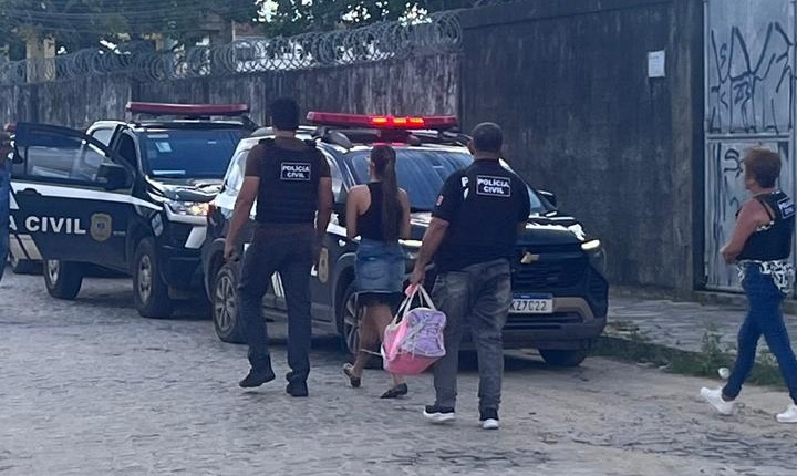 Polícia prende investigada por golpe em vendas de armas e furto em clube de tiro de Santa Rita mulher presa, golpes em vendas de armas, furto clube de tiro, santa rita