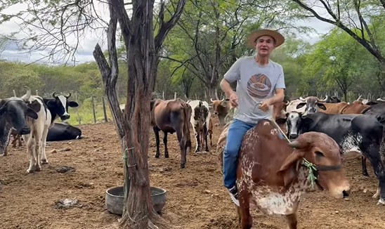 Romero Rodrigues publica vídeo alfinetando rivais sobre corrida eleitoral para 2026 diz que vai "devagar e sempre"