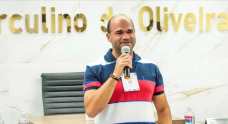Prefeito de Sobrado é preso em flagrante por porte ilegal de arma, paga fiança e é solto Prefeito de Sobrado é preso em flagrante por porte ilegal de arma, paga fiança e é solto