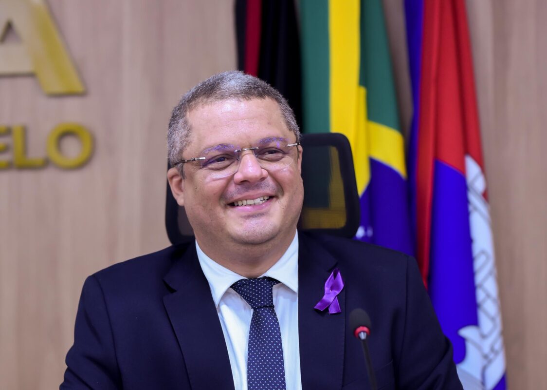 Câmara de Cabedelo paga primeira parcela do 13° salário nesta sexta-feira Câmara de Cabedelo paga primeira parcela do 13° salário nesta sexta-feira