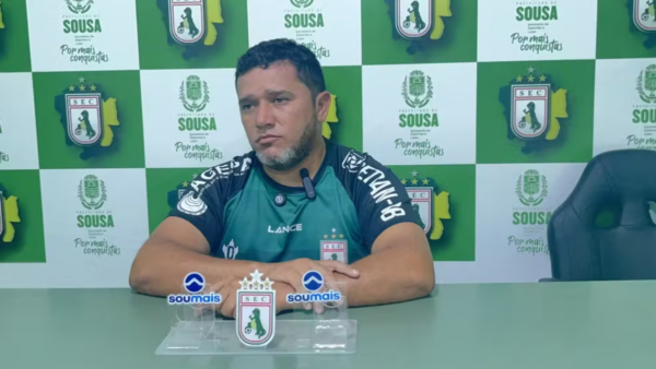 Técnico do Sousa comemora vitória na Série D e vê equipe 'de volta à briga' por classificação Técnico do Sousa avalia vitória na Série D.
