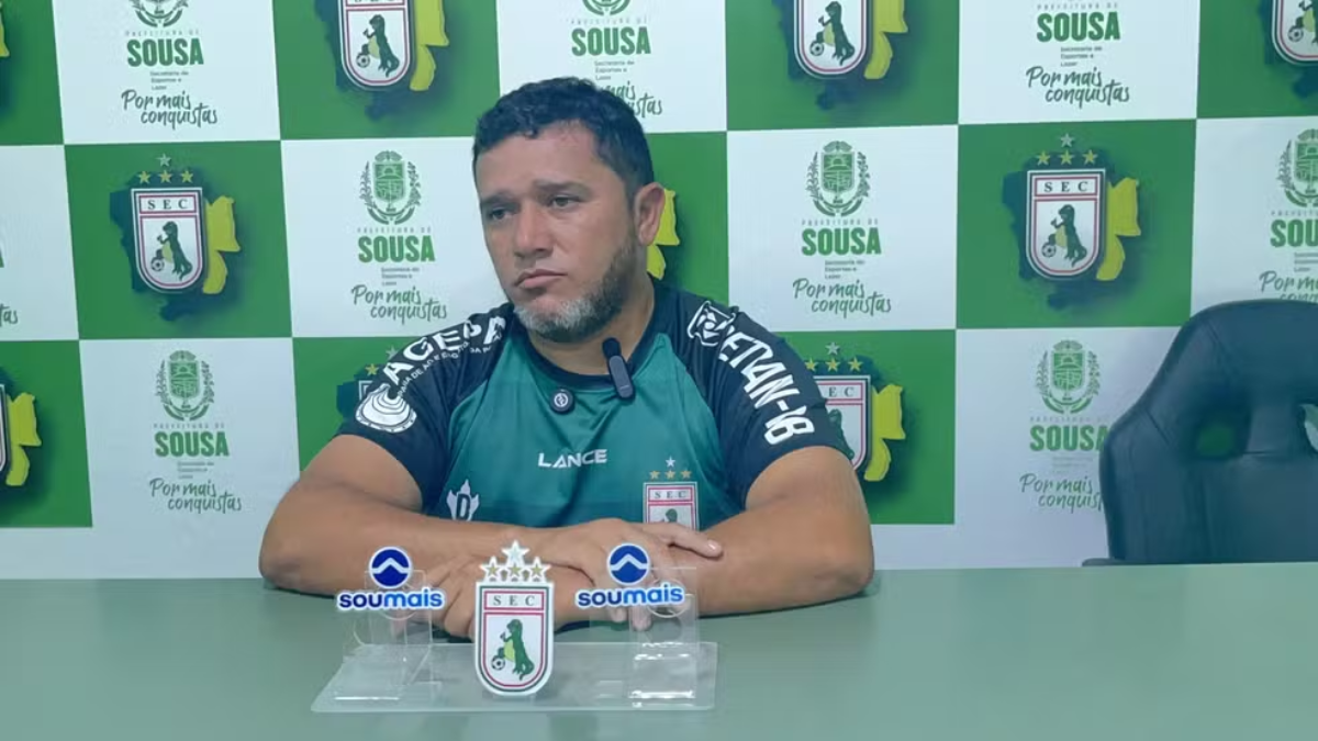 Técnico do Sousa comemora vitória na Série D e vê equipe 'de volta à briga' por classificação Técnico do Sousa avalia vitória na Série D.