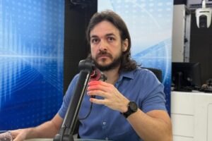 Pedro diz que governo de João Azevêdo massacra policiais e deixa escolas sem professores: "uma falta absurda" pedro cunha lima