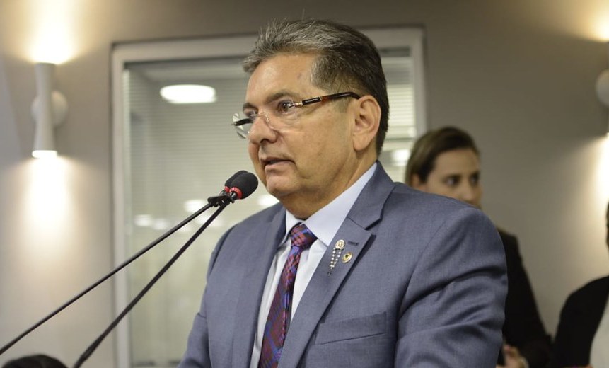 Adriano Galdino nega filiação ao PT e diz que vai disputar o Governo da Paraíba pelo Republicanos Adriano Galdino nega filiação ao PT e diz que vai disputar o Governo da Paraíba pelo Republicanos