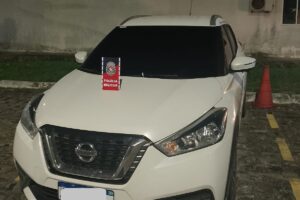 Cinco suspeitos de integrar quadrilha de roubo de carros do RN são presos em João Pessoa; veículo roubado é recuperado Cinco suspeitos de integrar quadrilha de roubo de carros do RN são presos em João Pessoa; veículo roubado é recuperado