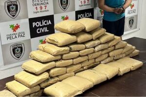 Homem é preso e 52 tabletes de maconha da Colômbia são apreendidos na Grande João Pessoa Homem é preso e 52 tabletes de maconha da Colômbia são apreendidos na Grande João Pessoa