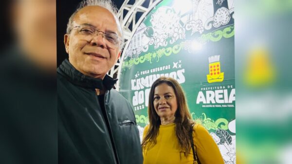 Clilson Júnior relata susto durante acidente de carro com a esposa e considera milagre: "Poderia ter sido o fim" Clilson Júnior e Marly sofreram acidente, mas passam bem. (foto: reprodução/redes sociais)