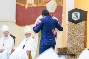 Em Cajazeiras, vice-governador Lucas Ribeiro prestigia posse de Dom Francisco Gabriel como novo bispo diocesano Em Cajazeiras, vice-governador Lucas Ribeiro prestigia posse de Dom Francisco Gabriel como novo bispo diocesano