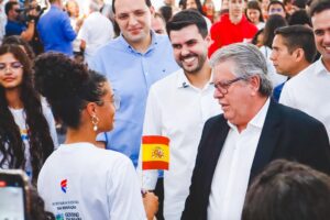 João Azevêdo lança 3º edição do Conexão Mundo com 400 vagas de intercâmbio para estudantes do ensino público; saiba como concorrer