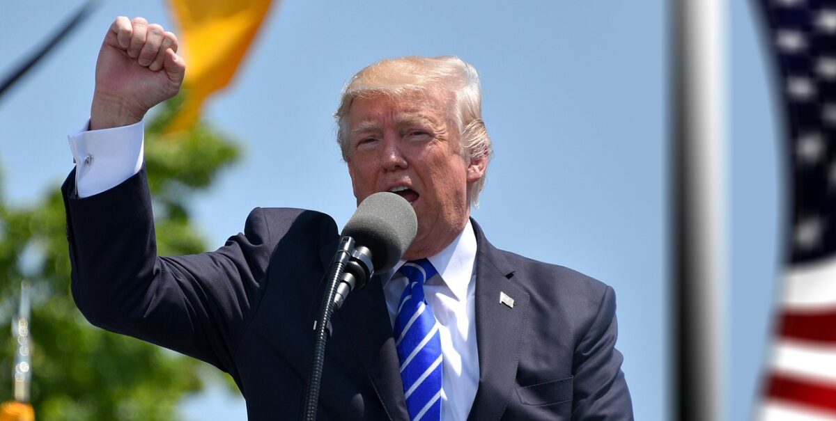 Trump adia tarifa de 50% sobre produtos brasileiros donald trump, presidente, estados unidos