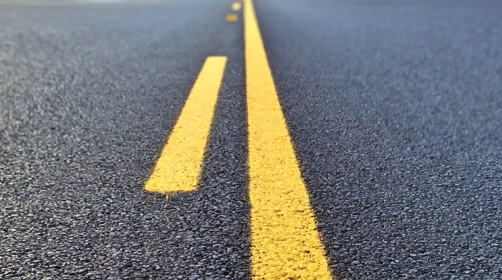 Bebê de um ano morre e quatro adultos ficam feridos em acidente na PB-238, no Cariri estrada, rodovia, asfalto