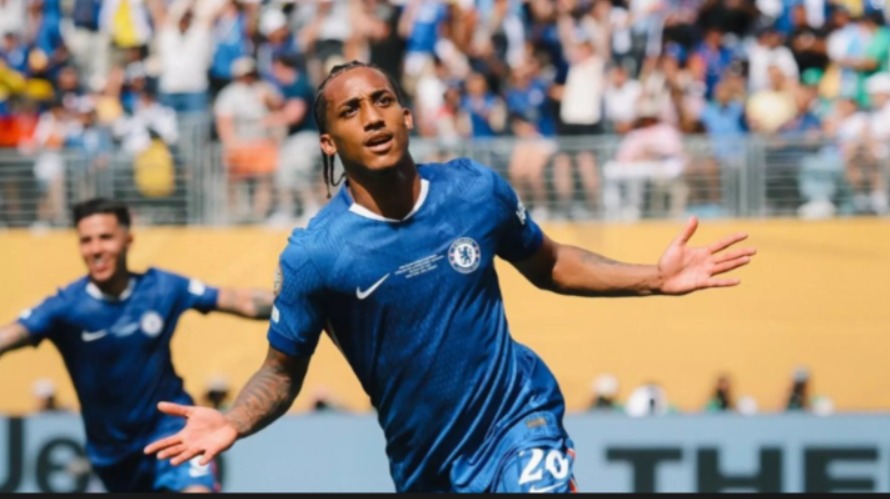 Chelsea subverte expectativas, atropela o PSG e é campeão mundial de clubes da Fifa com 3X0 João Pedro comemorando gol contra o PSG Foto: Reprodução/X/@ChelseaFC