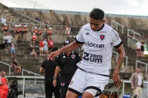 Thallyson, volante do Botafogo-PB