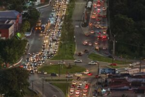 VÍDEO: Clilson Júnior mostra 'caos' no trânsito de João Pessoa e alerta "em cinco anos ninguém vai conseguir trafegar"