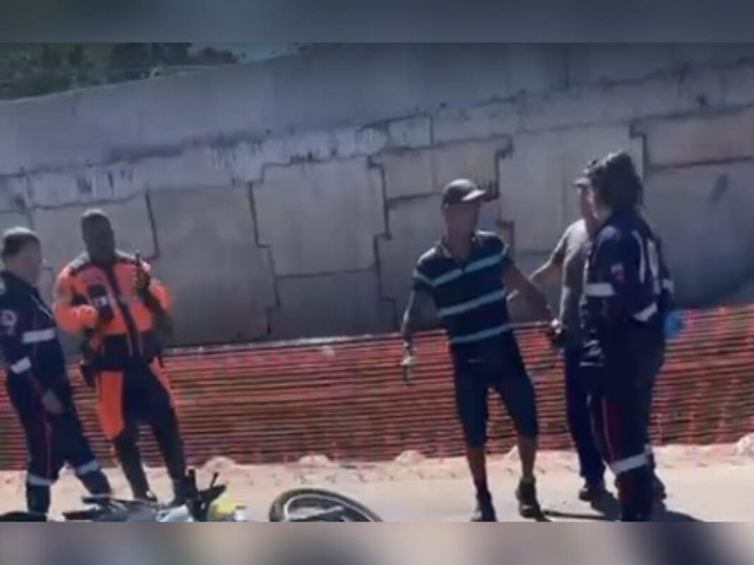 Motociclista morre após ser atropelada por caminhão em João Pessoa e tem celular furtado acidente, br-230, morte, motociclista, joão pessoa