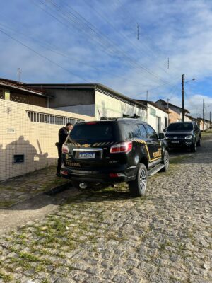 fMandado foi cumprido em uma residência no bairro das Malvinas