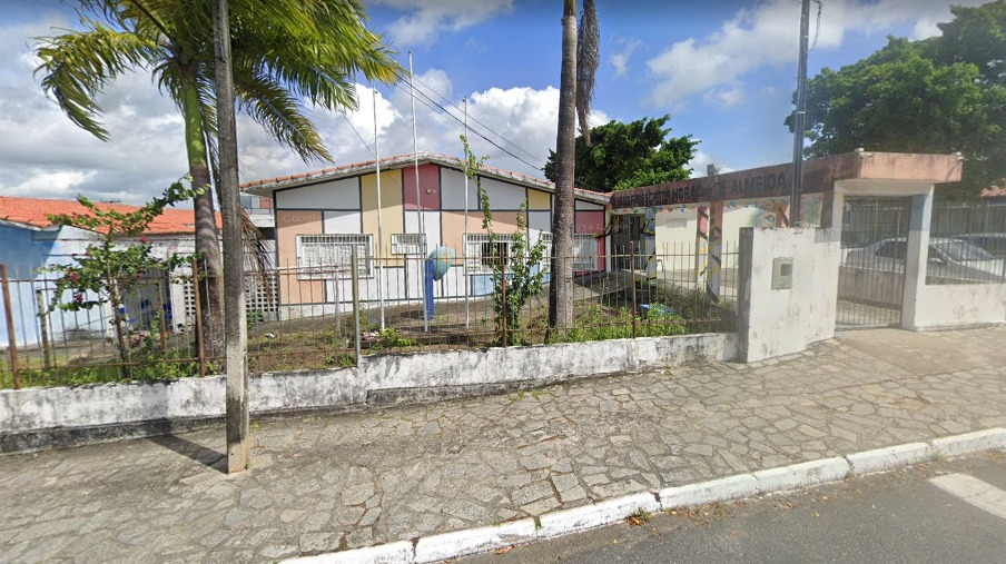 Atiradores ameaçam adolescente em escola no Alto do Mateus e deixam professores e alunos em pânico Atiradores ameaçam adolescente em escola no Alto do Mateus e deixam professores e alunos em pânico