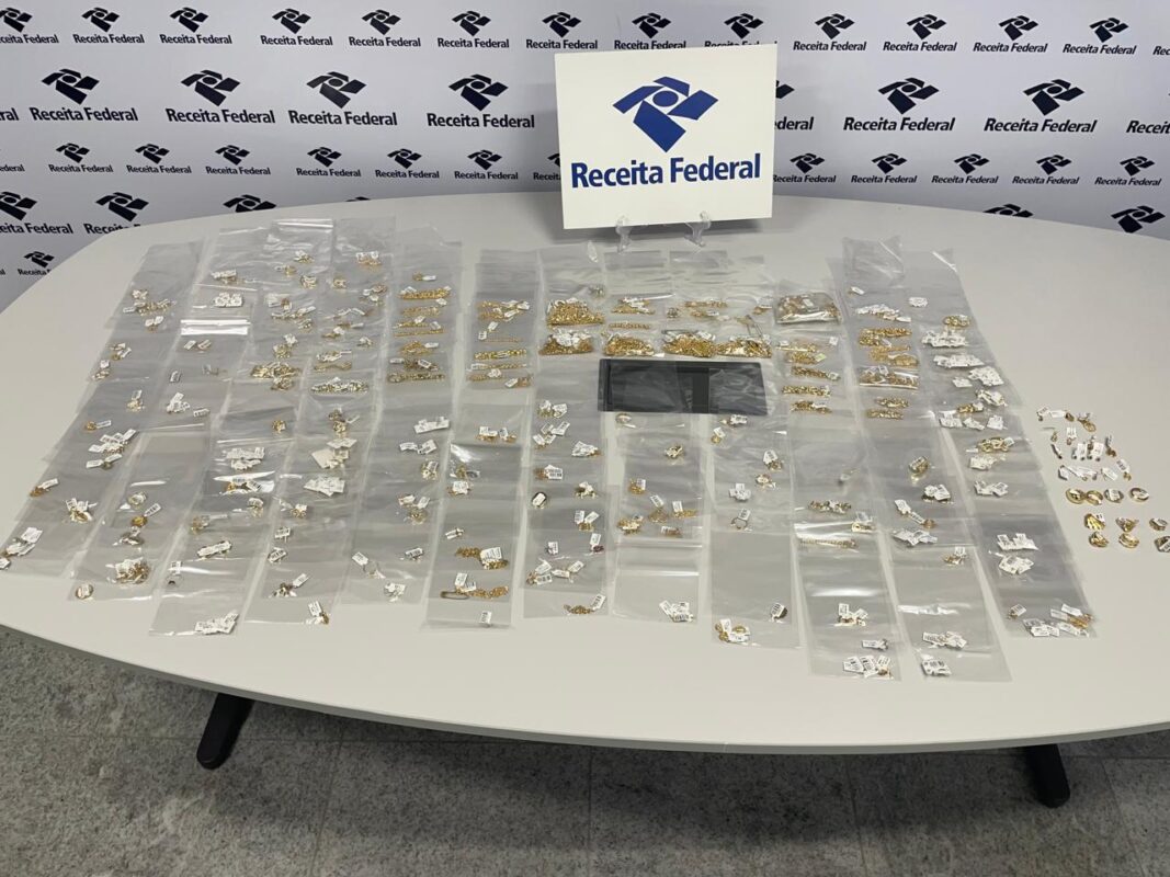 Receita Federal apreende joias avaliadas em R$ 300 mil no aeroporto do Recife