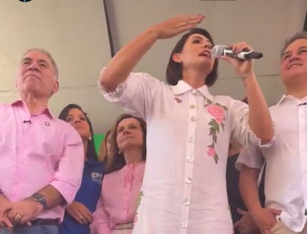 Michelle Bolsonaro diz que ex-ministro é "um homem que honra suas calças, um homem macho"