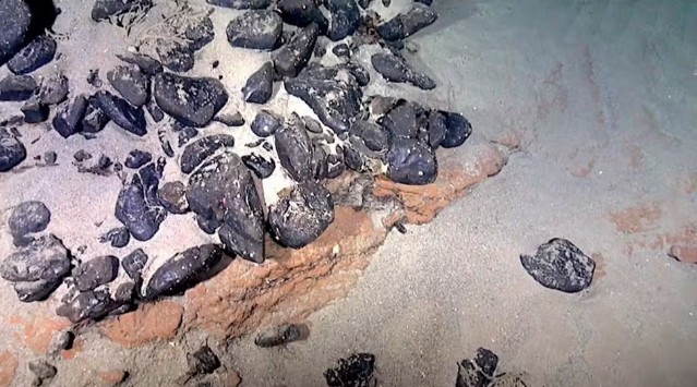 Ilha submersa de 500 mil km² reivindicada pelo Brasil é rica em metais estratégicos cobiçados pelos EUA Ilha submersa de 500 mil km² reivindicada pelo Brasil é rica em metais estratégicos cobiçados pelos EUA