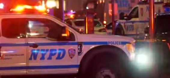 Ataque a tiros deixa cinco pessoas mortas em Nova York (foto: reprodução/X) ataque
