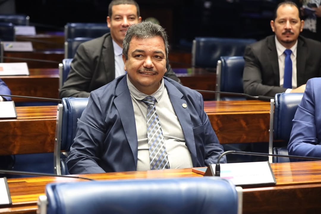 Prefeito de Barra de Santa Rosa nega apoio a Efraim Filho após publicação de senador Prefeito de Barra de Santa Rosa nega apoio a Efraim Filho após publicação de senador