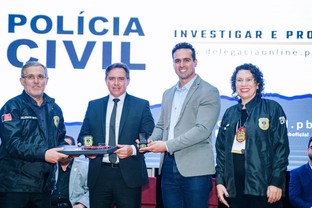 Lucas Ribeiro recebe medalha da Polícia Civil e reafirma compromisso com combate ao crime organizado na Paraíba