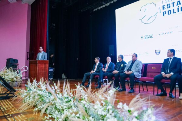 A programação segue até esta quinta-feira (7), com palestras e debates